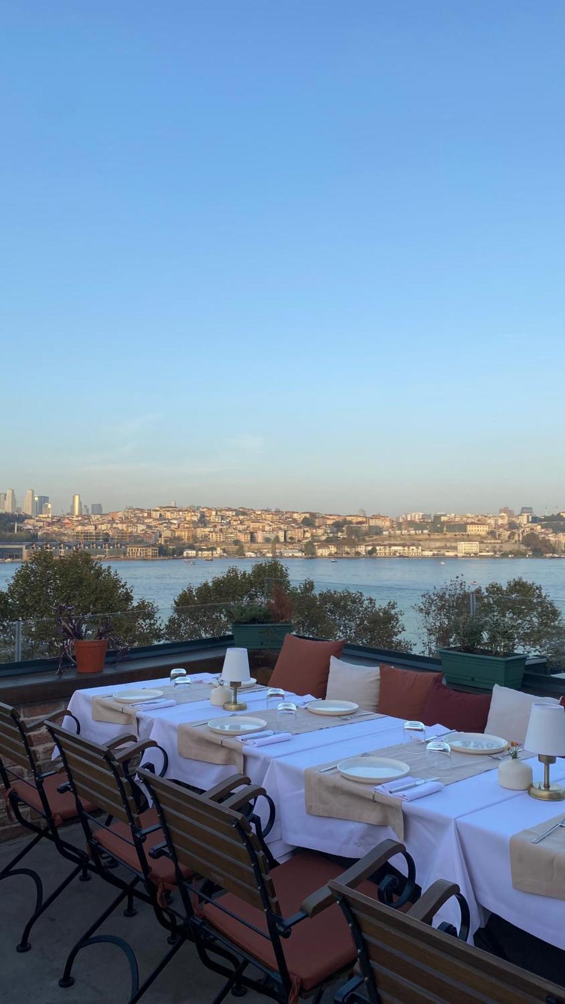 Istanbul Old City Colorful Houses Balat Petrion Hotel Esterno foto