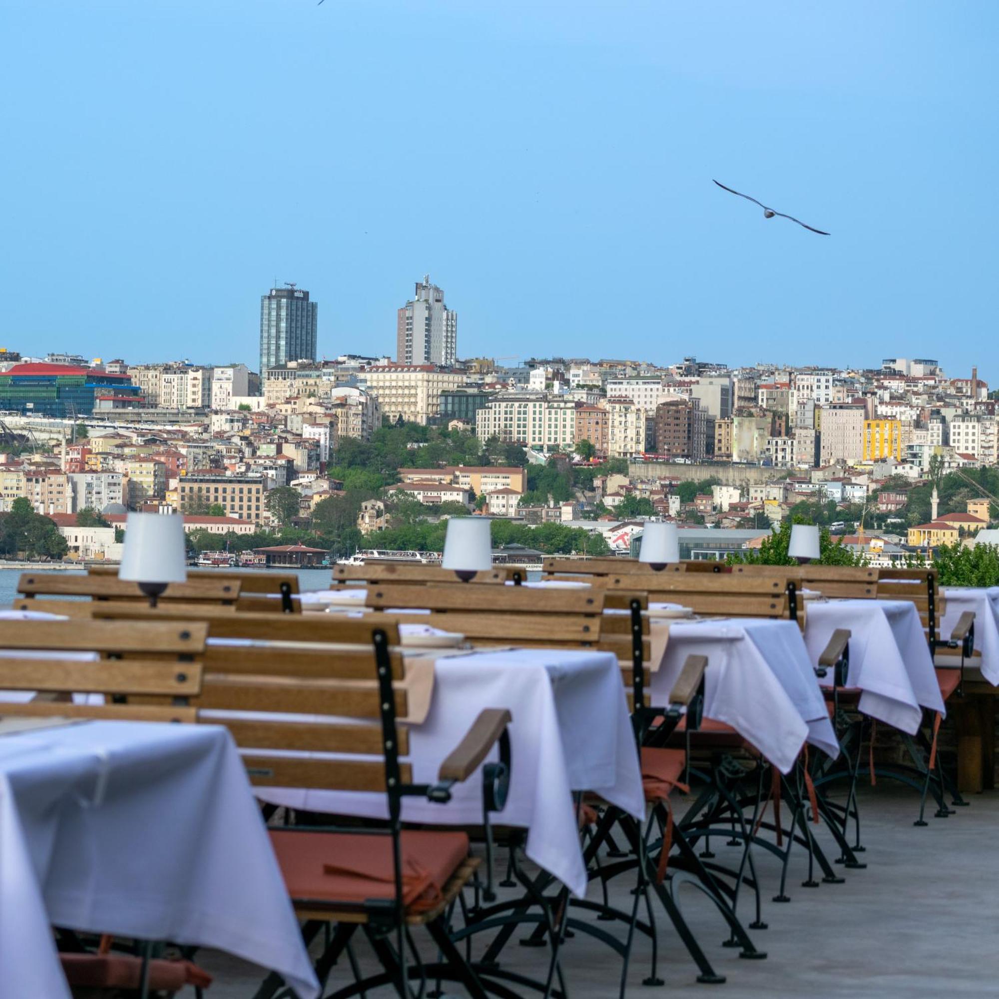 Istanbul Old City Colorful Houses Balat Petrion Hotel Esterno foto