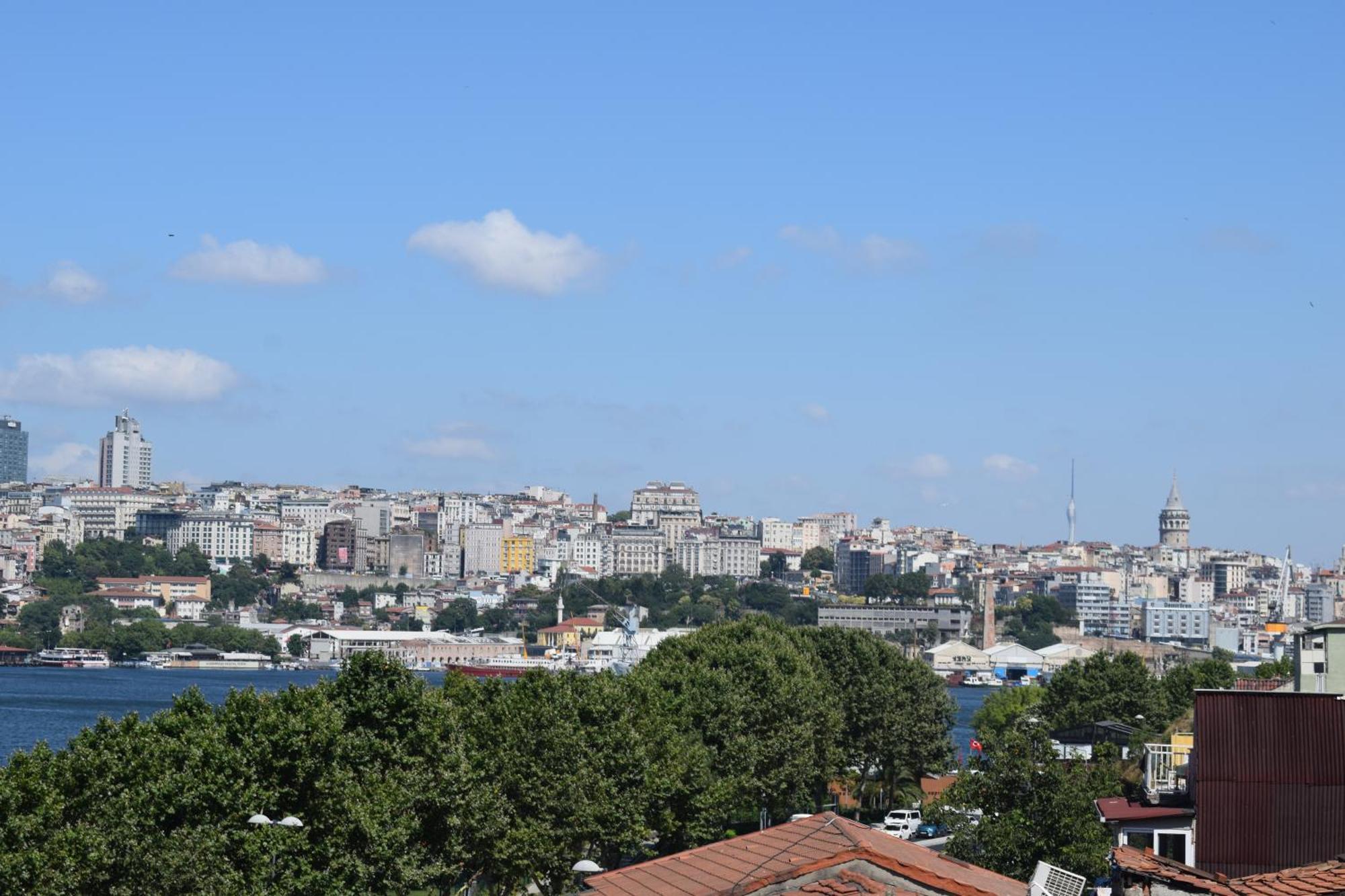 Istanbul Old City Colorful Houses Balat Petrion Hotel Esterno foto