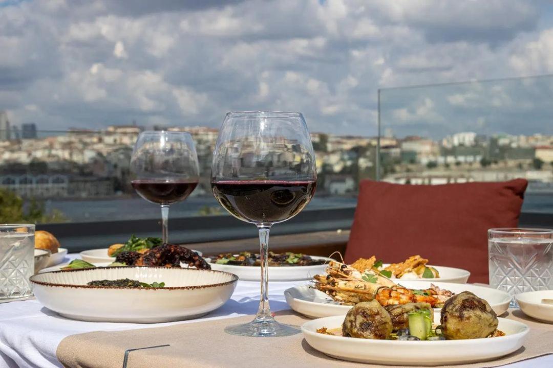 Istanbul Old City Colorful Houses Balat Petrion Hotel Esterno foto